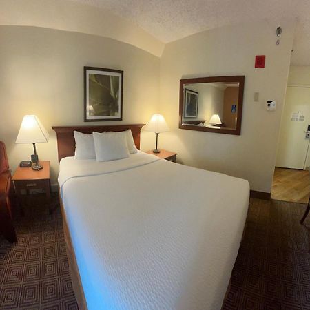 La Quinta By Wyndham Stamford / New York City Extérieur photo